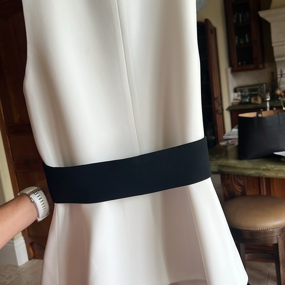 Alexis Sleeveless Cream Top with Black Sash Belt Size S - Picture 4 of 16